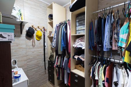 Closet de casa à venda com 4 quartos, 70m² em Vila Gustavo, São Paulo