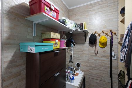 Casa à venda com 70m², 4 quartos e sem vaga Casa à venda com 70m², 4 quartos e sem vagaCloset