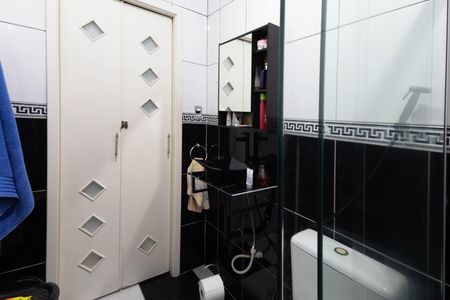 Casa à venda com 70m², 4 quartos e sem vaga Casa à venda com 70m², 4 quartos e sem vagaBanheiro 2