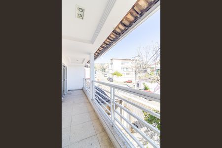 Varanda das Suítes 1 e 2 de casa para alugar com 4 quartos, 200m² em Bangu, Rio de Janeiro
