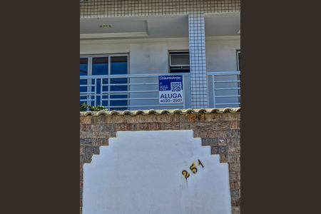 Fachada de casa para alugar com 4 quartos, 200m² em Bangu, Rio de Janeiro