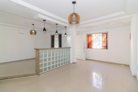 Sala de casa para alugar com 4 quartos, 200m² em Bangu, Rio de Janeiro
