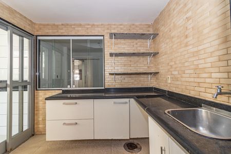 Casa para alugar com 200m², 4 quartos e 1 vagaÁrea de Serviço