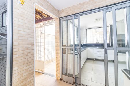 Área de Serviço de casa para alugar com 4 quartos, 200m² em Bangu, Rio de Janeiro