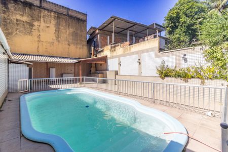 Área Externa de casa para alugar com 4 quartos, 200m² em Bangu, Rio de Janeiro