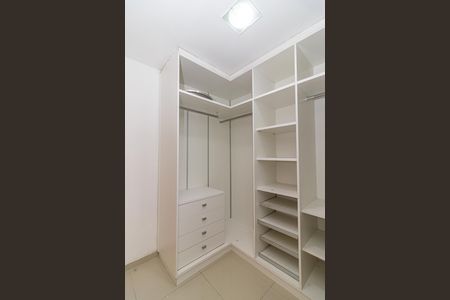 Casa para alugar com 200m², 4 quartos e 1 vagaCloset da Suíte 3