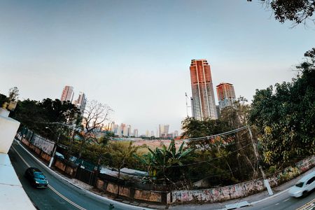 Casa para alugar com 350m², 4 quartos e 3 vagas