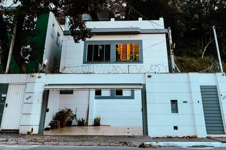 Casa para alugar com 350m², 4 quartos e 3 vagas