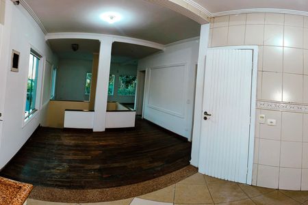 Casa para alugar com 4 quartos, 350m² em Jardim Vitoria Regia (zona Oeste), São Paulo