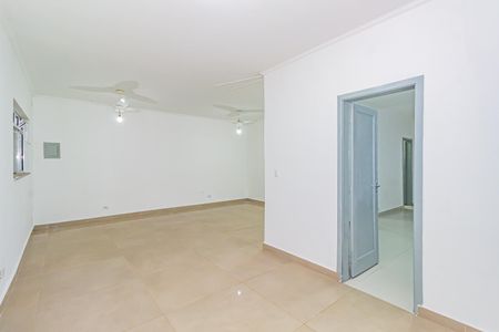 Casa para alugar com 250m², 1 quarto e 4 vagas Casa para alugar com 250m², 1 quarto e 4 vagasSala