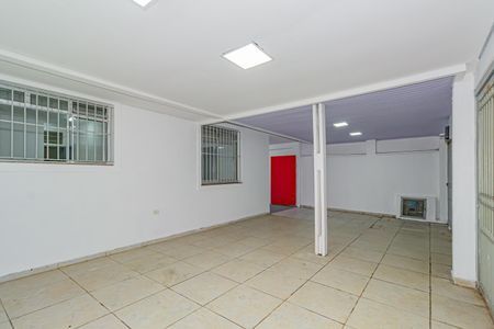 Casa para alugar com 250m², 1 quarto e 4 vagas Casa para alugar com 250m², 1 quarto e 4 vagasGaragem