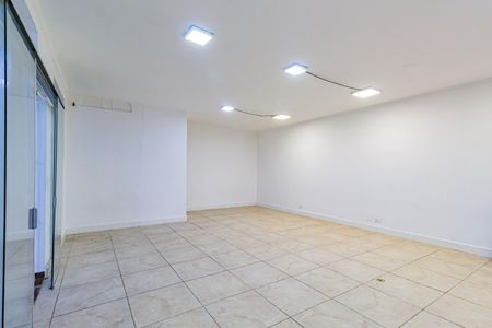 Casa para alugar com 250m², 1 quarto e 4 vagas Casa para alugar com 250m², 1 quarto e 4 vagasSalão de Festas