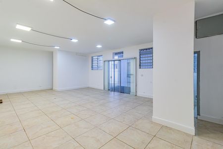 Casa para alugar com 250m², 1 quarto e 4 vagas Casa para alugar com 250m², 1 quarto e 4 vagasSalão de Festas