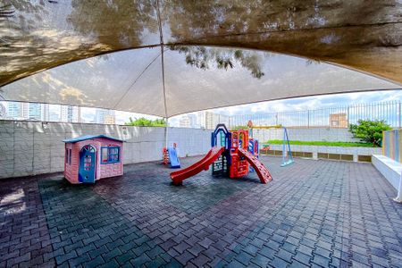 Apartamento à venda com 70m², 2 quartos e 2 vagasÁrea comum - Playground