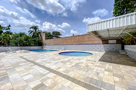 Apartamento à venda com 70m², 2 quartos e 2 vagasÁrea comum - Piscina