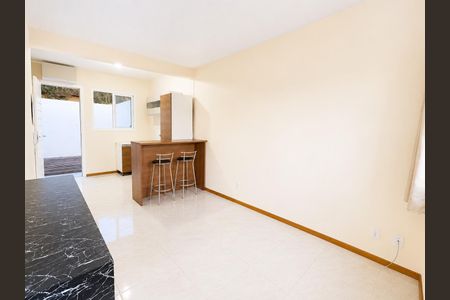 Casa de condomínio para alugar com 35m², 1 quarto e 1 vaga Casa de condomínio para alugar com 35m², 1 quarto e 1 vagaSala