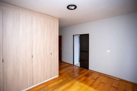 Casa para alugar com 170m², 3 quartos e 2 vagasQuarto 1