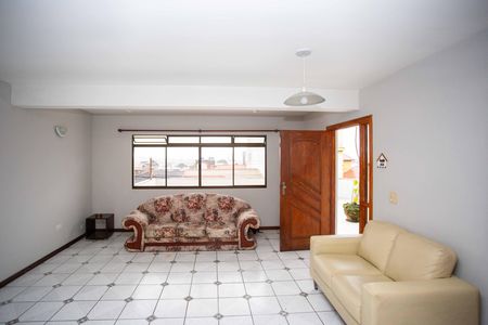 Casa para alugar com 170m², 3 quartos e 2 vagasSala de TV