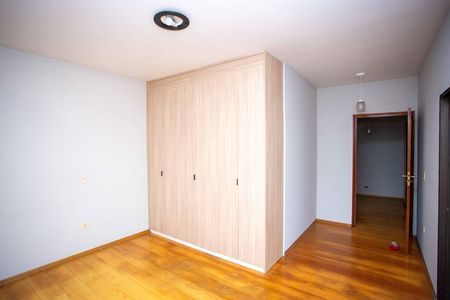 Casa para alugar com 170m², 3 quartos e 2 vagasQuarto 1
