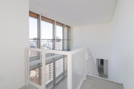 Apartamento à venda com 209m², 3 quartos e 3 vagas Apartamento à venda com 209m², 3 quartos e 3 vagasEscada