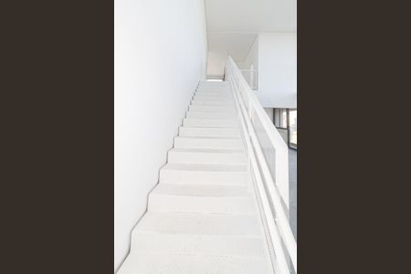Apartamento à venda com 209m², 3 quartos e 3 vagas Apartamento à venda com 209m², 3 quartos e 3 vagasEscada