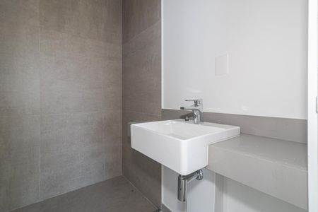 Apartamento à venda com 209m², 3 quartos e 3 vagas Apartamento à venda com 209m², 3 quartos e 3 vagasBanheiro Social