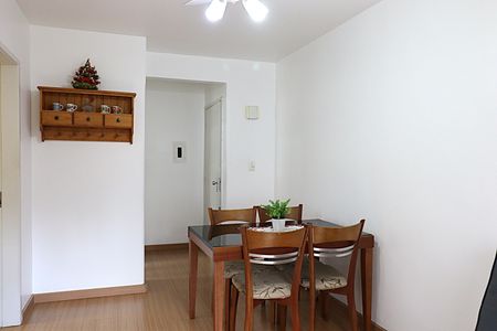 Sala de apartamento para alugar com 1 quarto, 40m² em Jardim Lindóia, Porto Alegre