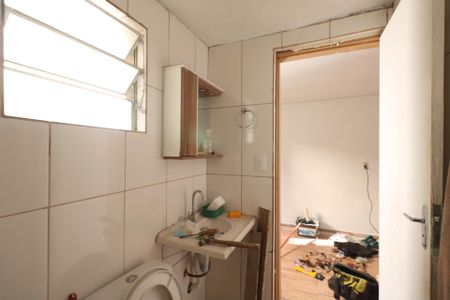 Banheiro de casa para alugar com 2 quartos, 80m² em Canhema, Diadema