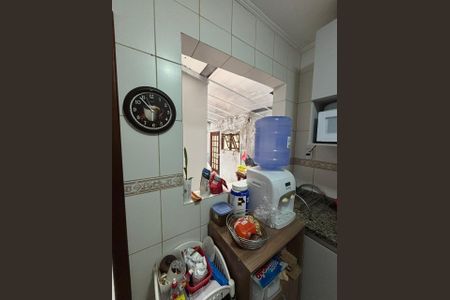 Cozinha de apartamento à venda com 2 quartos, 53m² em São João, Porto Alegre