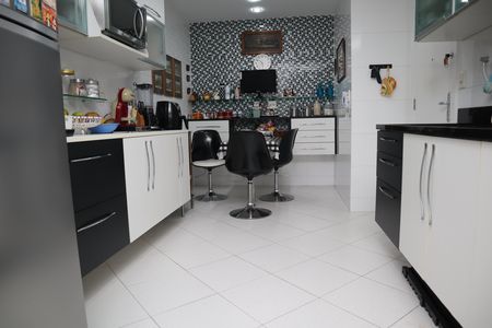 COZINHA de apartamento à venda com 4 quartos, 184m² em Recreio dos Bandeirantes, Rio de Janeiro