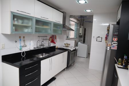 Apartamento à venda com 184m², 4 quartos e 2 vagasCOZINHA