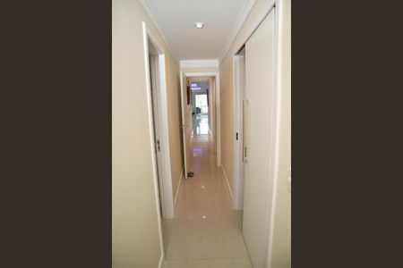 Apartamento à venda com 184m², 4 quartos e 2 vagasCORREDOR