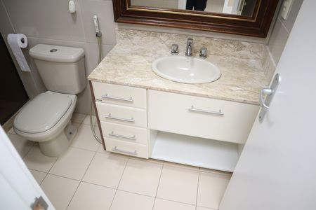 Apartamento à venda com 184m², 4 quartos e 2 vagasBANHEIRO SUITE 1