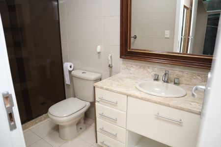 Apartamento à venda com 184m², 4 quartos e 2 vagasBANHEIRO SUITE 1