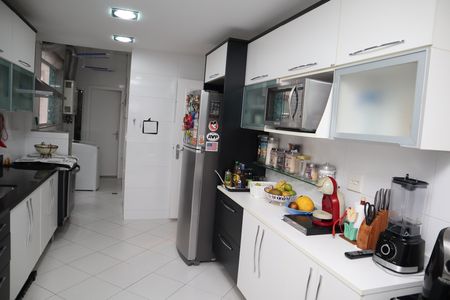 Apartamento à venda com 184m², 4 quartos e 2 vagasCOZINHA