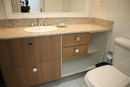 Apartamento à venda com 184m², 4 quartos e 2 vagasBANHEIRO SUITE 2