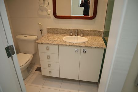 Apartamento à venda com 184m², 4 quartos e 2 vagasBANHEIRO SUITE 3