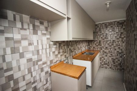 Apartamento para alugar com 50m², 2 quartos e 1 vaga Apartamento para alugar com 50m², 2 quartos e 1 vagaCozinha e Área de Serviço