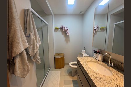 Banheiro da Suíte 2 de apartamento à venda com 3 quartos, 100m² em Setor Bueno, Goiânia