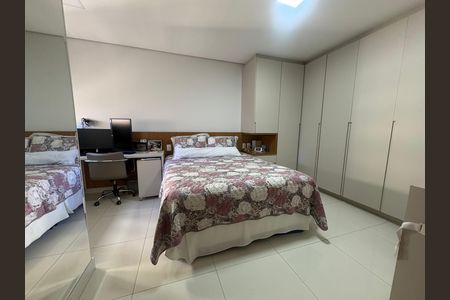 Apartamento à venda com 100m², 3 quartos e 2 vagas Apartamento à venda com 100m², 3 quartos e 2 vagasSuíte