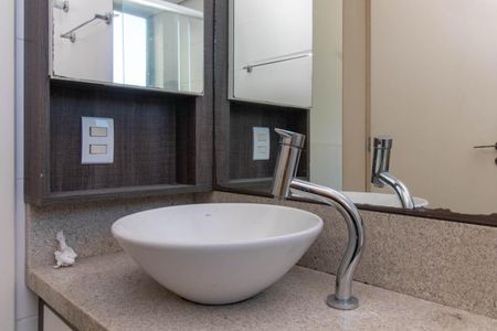Apartamento à venda com 76m², 2 quartos e 1 vagaBanheiro do Quarto 2