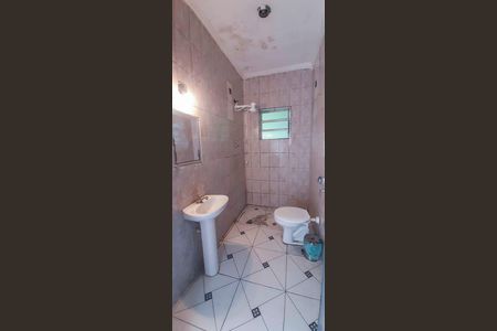 Banheiro de casa para alugar com 1 quarto, 90m² em Jardim Ester Yolanda, São Paulo