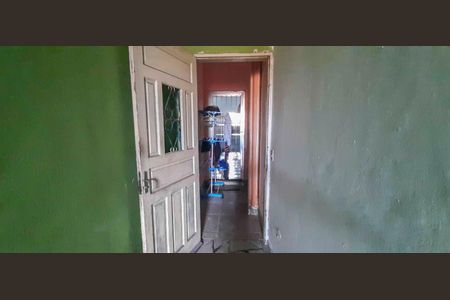 Corredor de entrada de casa para alugar com 1 quarto, 90m² em Jardim Ester Yolanda, São Paulo