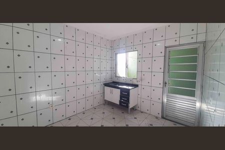 Cozinha de casa para alugar com 1 quarto, 90m² em Jardim Ester Yolanda, São Paulo