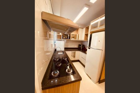 Cozinha de apartamento à venda com 3 quartos, 85m² em Jardim Tupanci, Barueri