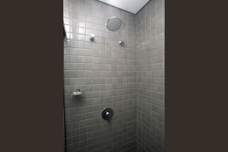 Banheiro de kitnet/studio à venda com 1 quarto, 20m² em Centro Histórico, Porto Alegre