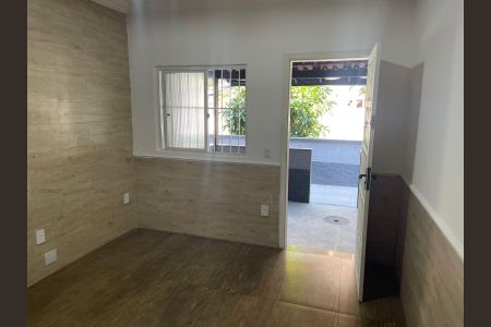 Casa de condomínio à venda com 100m², 2 quartos e sem vaga