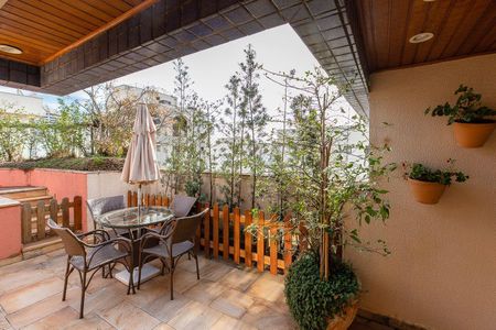 Apartamento à venda com 297m², 3 quartos e 4 vagas