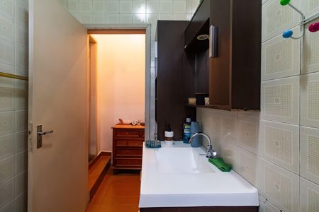 Banheiro de casa à venda com 1 quarto, 100m² em Vila Ipojuca, São Paulo