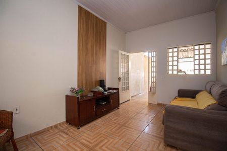 Sala 1 de casa para alugar com 3 quartos, 105m² em Paranoa, Brasília